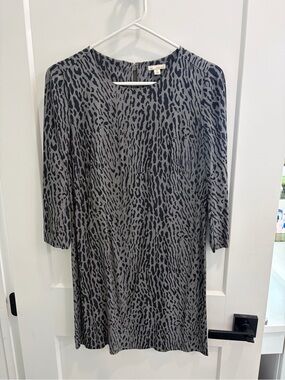 GAP Gray and Black Animal Print Long Sleeve Shift Dress